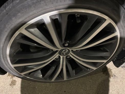 Used 2021 INFINITI Q60 3.0t Luxe w/ Essential Package image 3