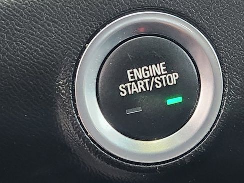 Used 2024 GMC Terrain SLT image 41