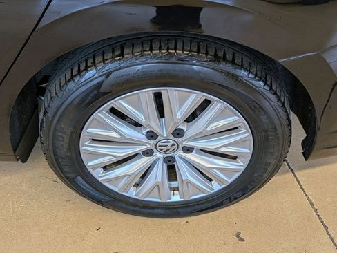 Used 2019 Volkswagen Jetta FWD image 25