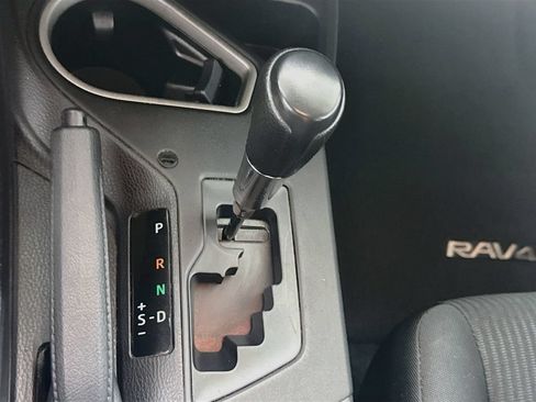 Certified 2018 Toyota RAV4 LE FWD image 18