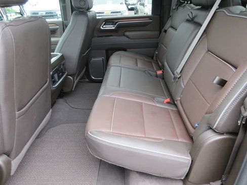Certified 2025 GMC Sierra 2500 Denali w/ Denali Reserve Package AWD/4WD image 15