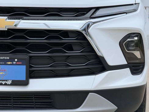 Certified 2025 Chevrolet Blazer LT image 8