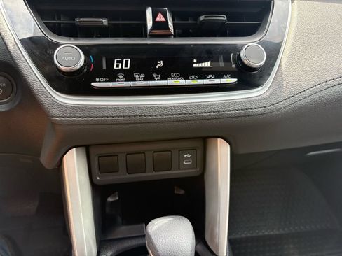 Used 2024 Toyota Corolla Cross AWD Hybrid image 27