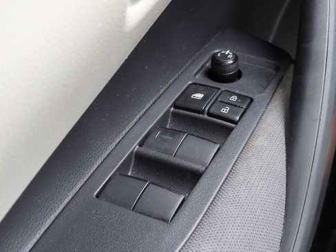 Used 2021 Toyota Corolla LE w/ LE Convenience Package FWD image 21