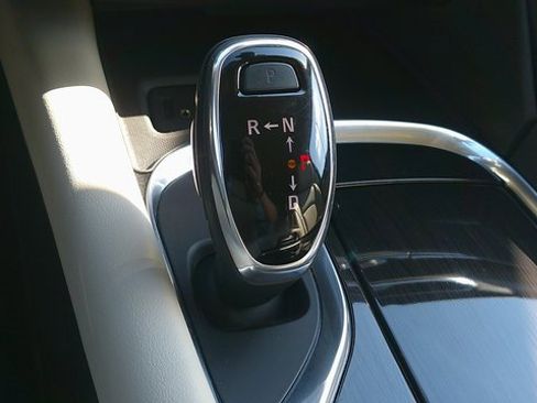 Used 2019 Buick Enclave Premium image 18