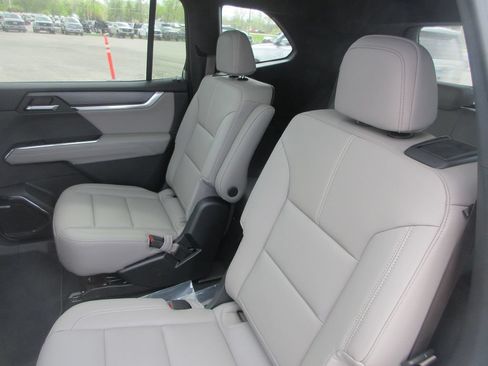 New 2026 GMC Acadia Elevation w/ Elevation Premium Package AWD/4WD image 14