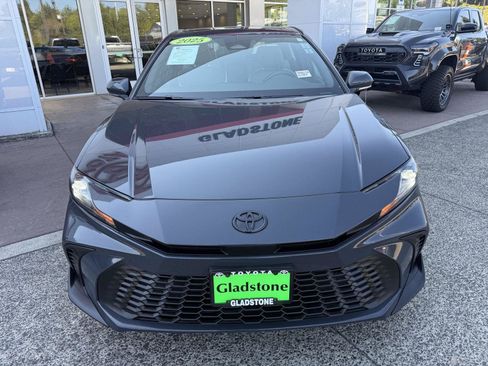 Used 2025 Toyota Camry SE w/ Convenience Package AWD/4WD image 9