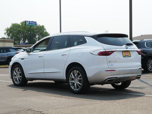 Used 2023 Buick Enclave Premium w/ Experience Buick Package AWD/4WD image 5