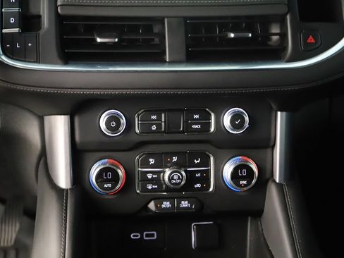 Used 2022 GMC Yukon SLE w/ Gmc Pro Safety Plus Package RWD image 20