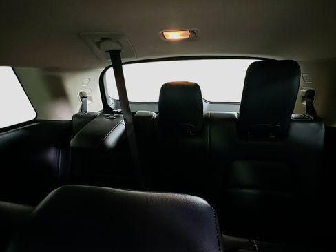 Used 2023 Nissan Pathfinder SL w/ Black Appearance Package FWD image 29