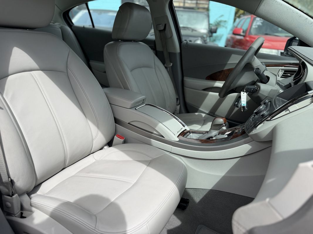 Used 2010 Buick LaCrosse CXL FWD image 9
