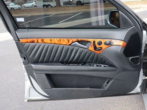 Used 2005 Mercedes-Benz E 500 4MATIC image 23