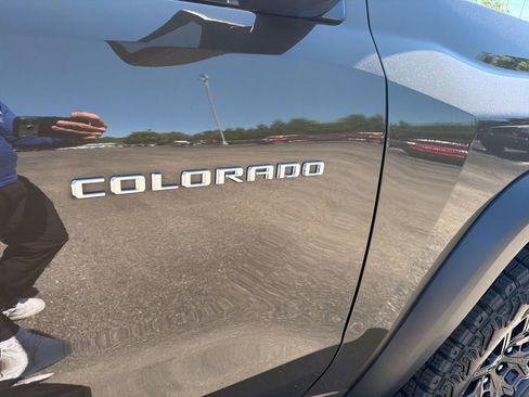 Used 2025 Chevrolet Colorado Trail Boss AWD/4WD image 28