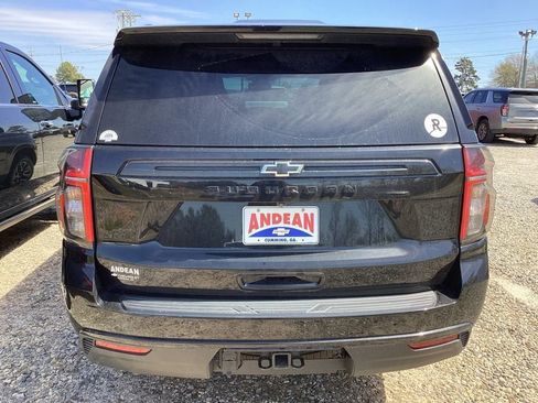 Used 2024 Chevrolet Suburban Z71 w/ Luxury Package image 4
