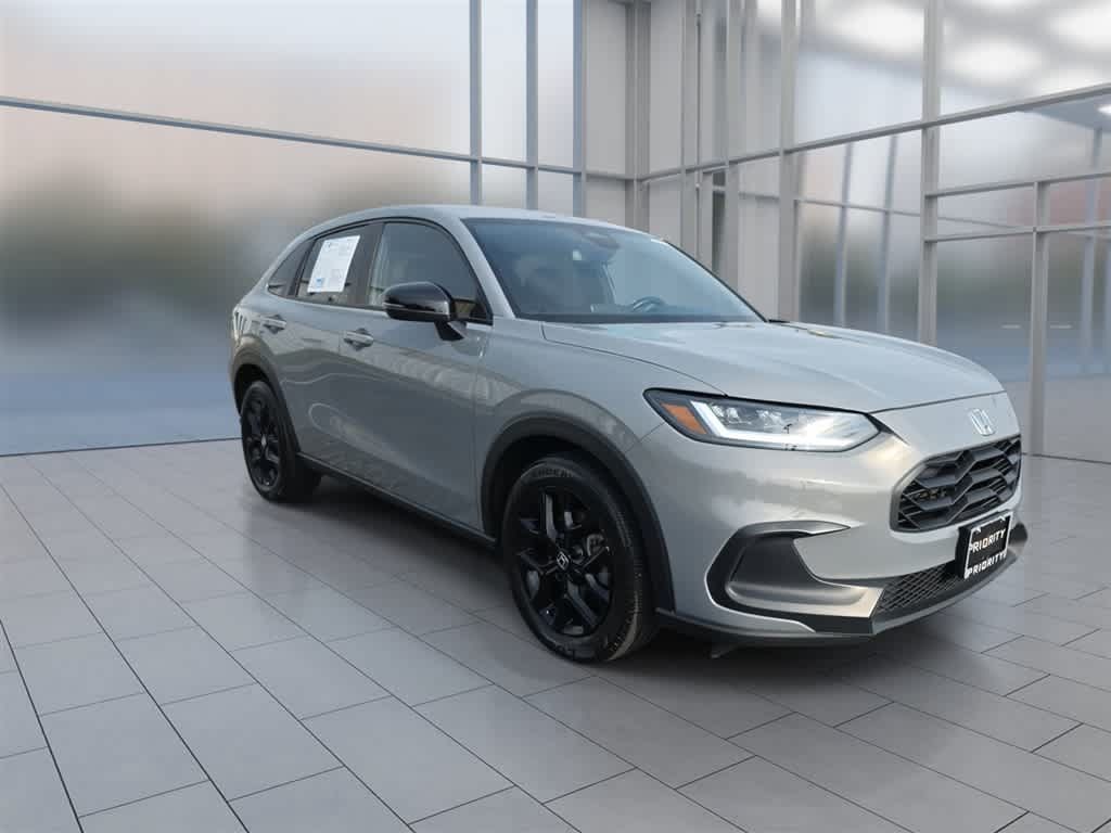Certified 2025 Honda HR-V Sport image 3