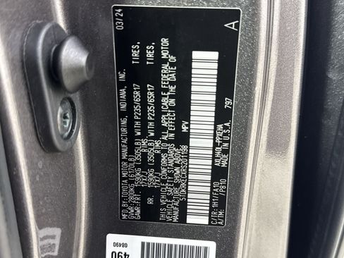 Used 2024 Toyota Sienna LE FWD image 37