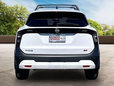New 2026 Nissan Kicks SR w/ Cold Weather Package FWD image 4