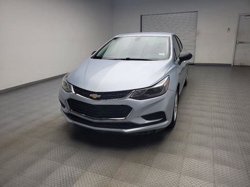 Used 2017 Chevrolet Cruze LT w/ Convenience Package FWD image 15