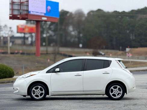 Used 2015 Nissan Leaf SV image 8