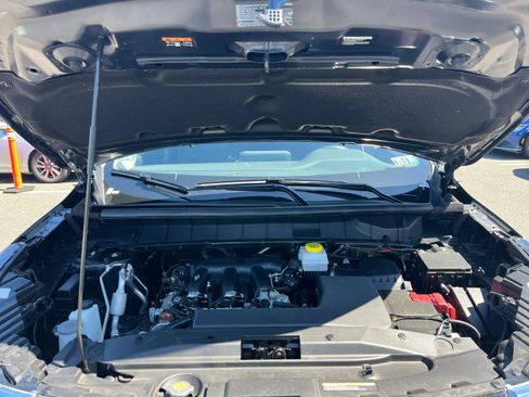 Used 2025 Nissan Pathfinder SV FWD image 35