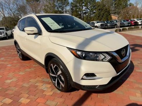 Used 2022 Nissan Rogue Sport SL AWD/4WD image 3