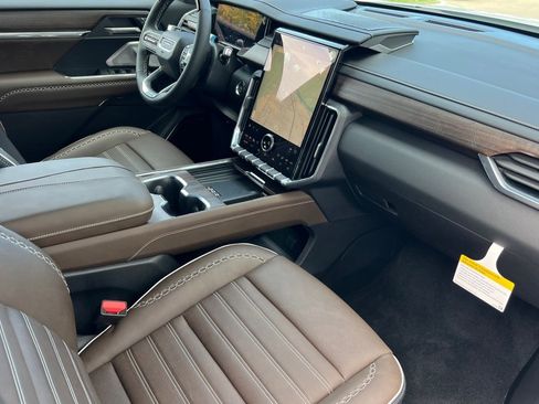 New 2026 GMC Acadia Denali Ultimate image 14