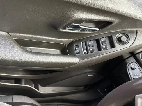 Used 2020 Chevrolet Trax LT w/ Sun & Sound Package FWD image 22