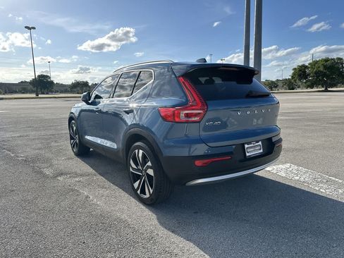 Used 2023 Volvo XC40 B5 Plus w/ Driver Assist Package AWD/4WD image 12