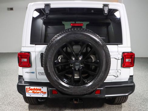 Used 2021 Jeep Wrangler Unlimited Sahara w/ Cold Weather Group image 8