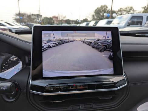 New 2026 Jeep Compass Latitude image 26