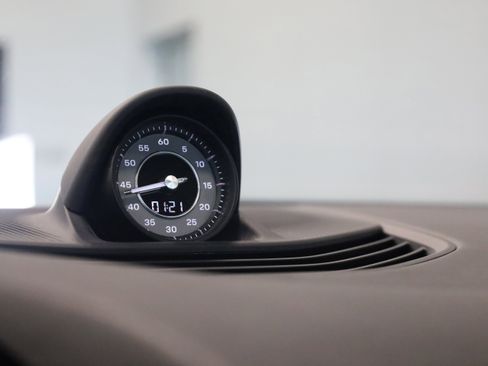 Used 2020 Porsche Taycan Turbo S image 27