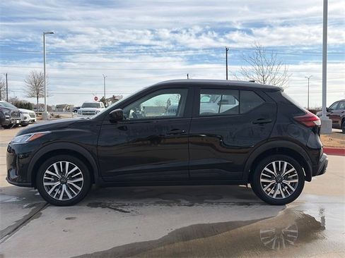 Used 2023 Nissan Kicks SV image 6