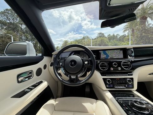 Used 2022 Rolls-Royce Ghost image 39