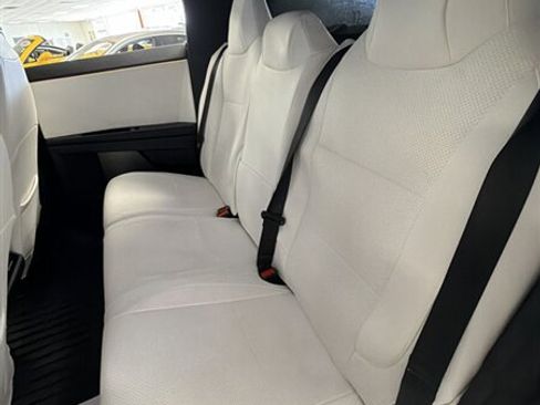 Used 2024 Tesla Cybertruck AWD Crew Cab image 28