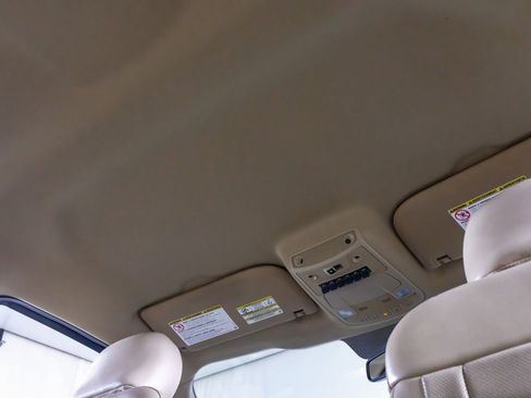 Used 2017 Ford F250 Lariat w/ Chrome Package image 28