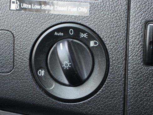 Used 2016 Mercedes-Benz Sprinter 2500 image 21
