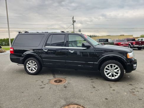 Used 2017 Ford Expedition EL Limited w/ Equipment Group 301A AWD/4WD image 19