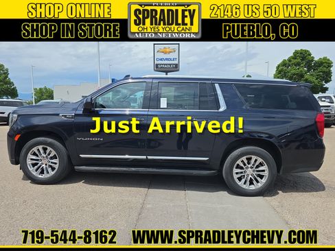 Used 2021 GMC Yukon XL SLT AWD/4WD image 1