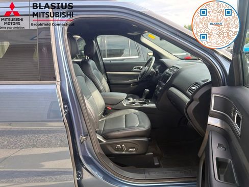 Used 2018 Ford Explorer XLT w/ Equipment Group 202A AWD/4WD image 29