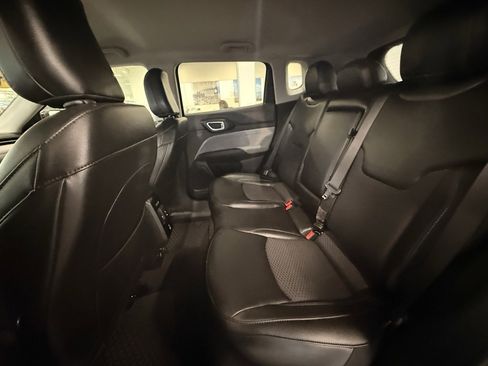 Certified 2022 Jeep Compass Latitude w/ Convenience Group image 19