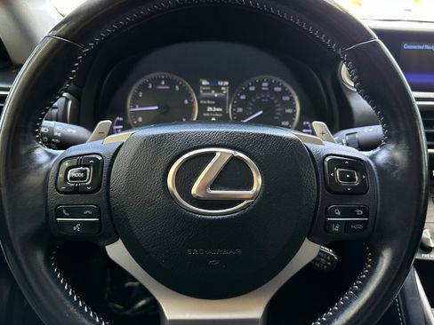 Used 2019 Lexus IS 300 RWD image 11