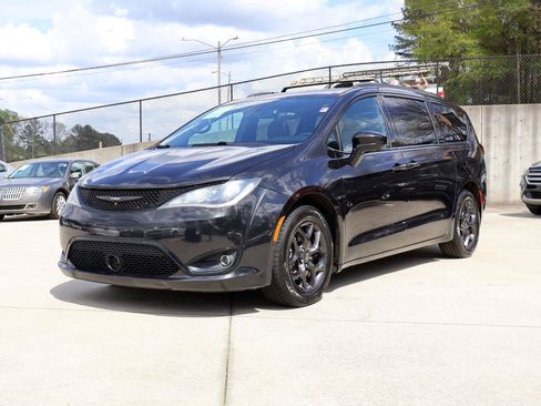 Used 2019 Chrysler Pacifica Touring-L Plus w/ Advanced Safetytec Group FWD image 33
