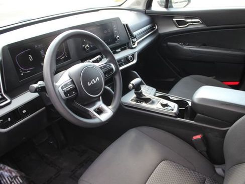 Certified 2023 Kia Sportage LX AWD/4WD image 3