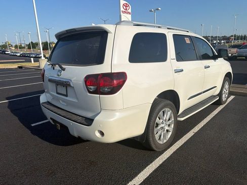 Used 2019 Toyota Sequoia Platinum RWD image 4