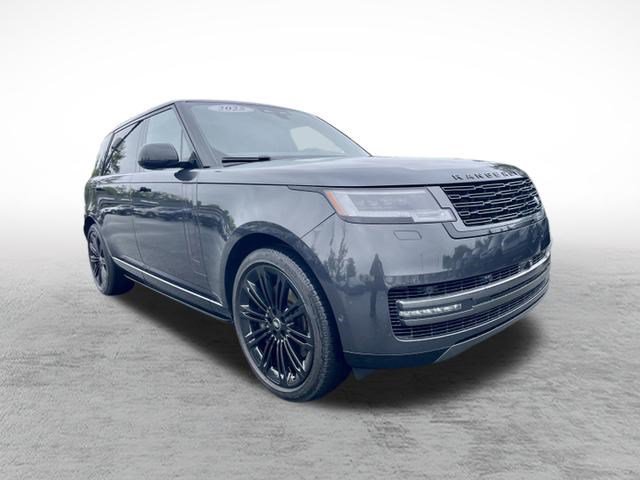 Used 2025 Land Rover Range Rover Long Wheelbase SE AWD/4WD image 3