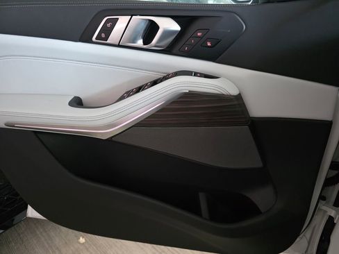 New 2026 BMW X5 sDrive40i RWD image 16