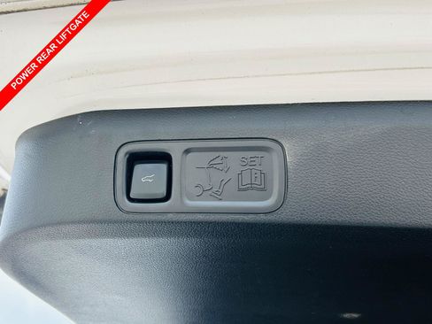 Used 2019 Lincoln Navigator Reserve AWD/4WD image 16