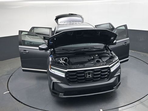 Used 2025 Honda Pilot EX-L image 36