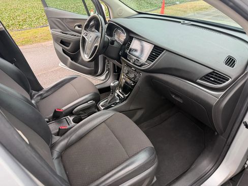 Used 2020 Buick Encore Preferred image 16