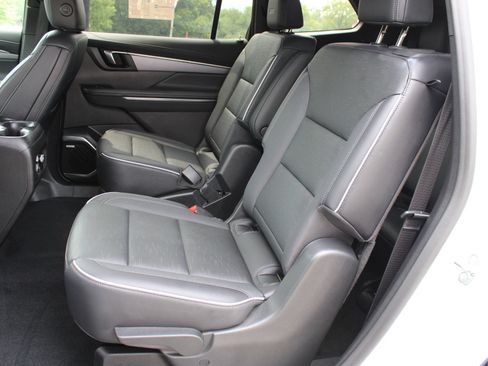 Used 2026 Buick Enclave Sport Touring AWD/4WD image 17